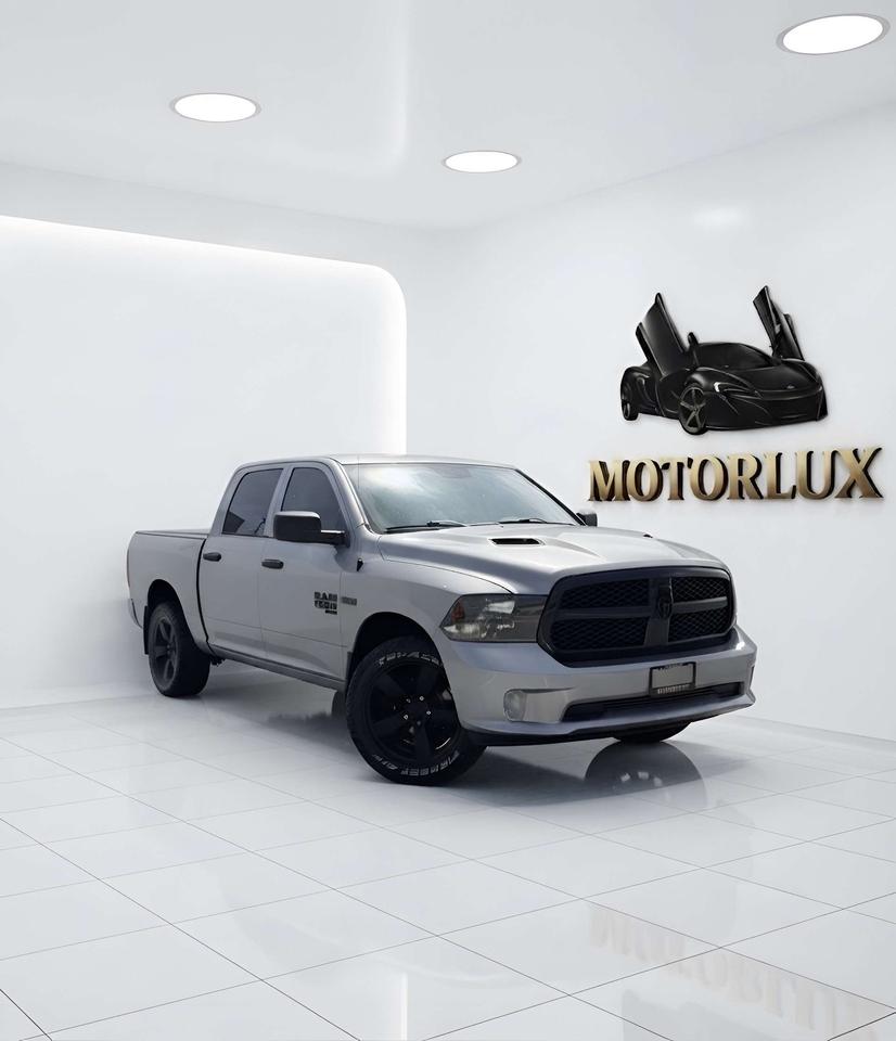 2019 RAM 1500 Express 4x4 Crew Cab 5'7 Box Photo