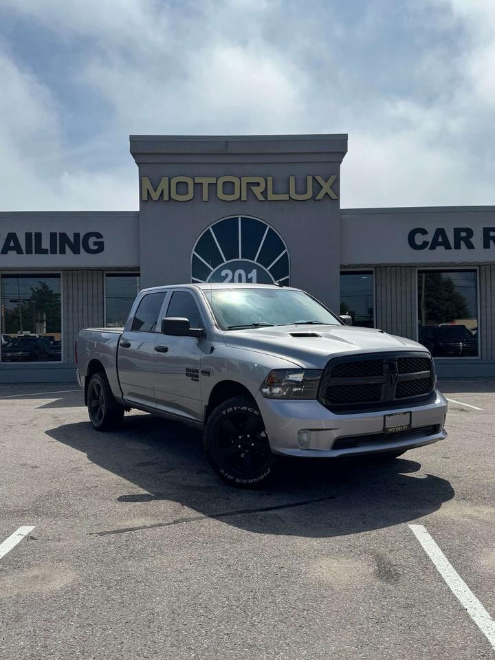 2019 RAM 1500 Express 4x4 Crew Cab 5'7 Box Photo1