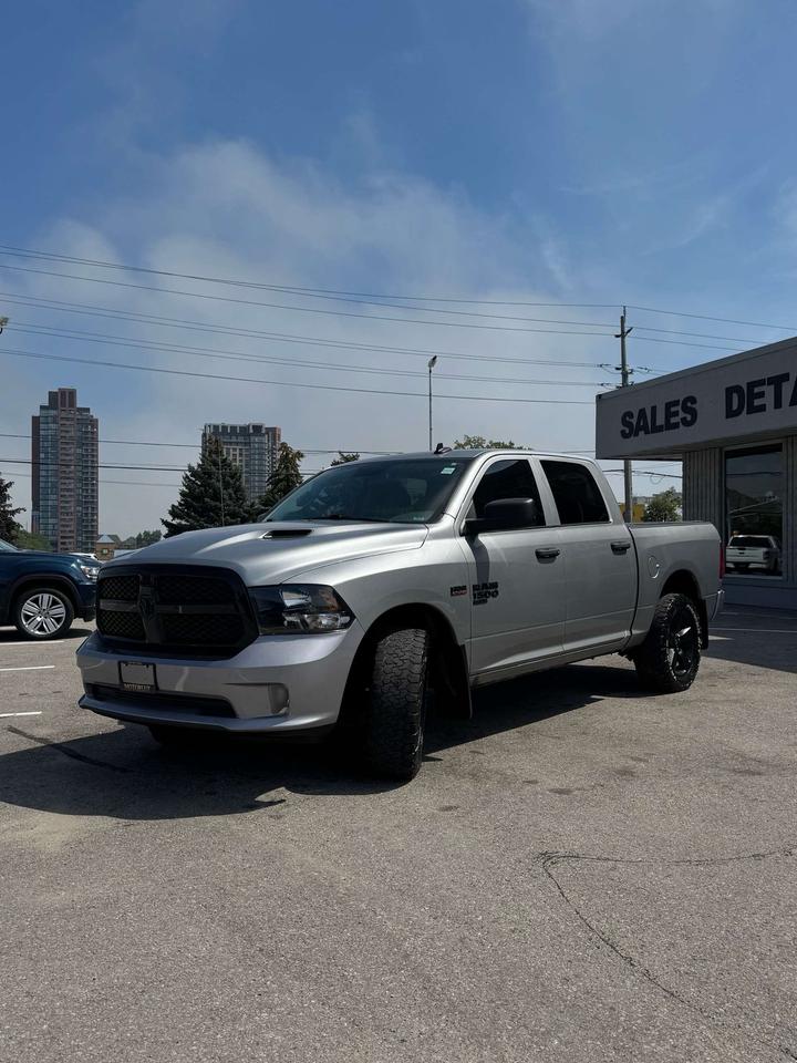 2019 RAM 1500 Express 4x4 Crew Cab 5'7 Box Photo