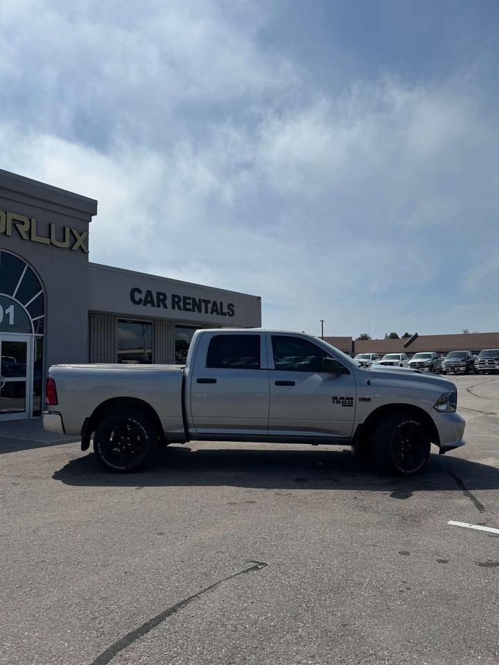 2019 RAM 1500 Express 4x4 Crew Cab 5'7 Box Photo