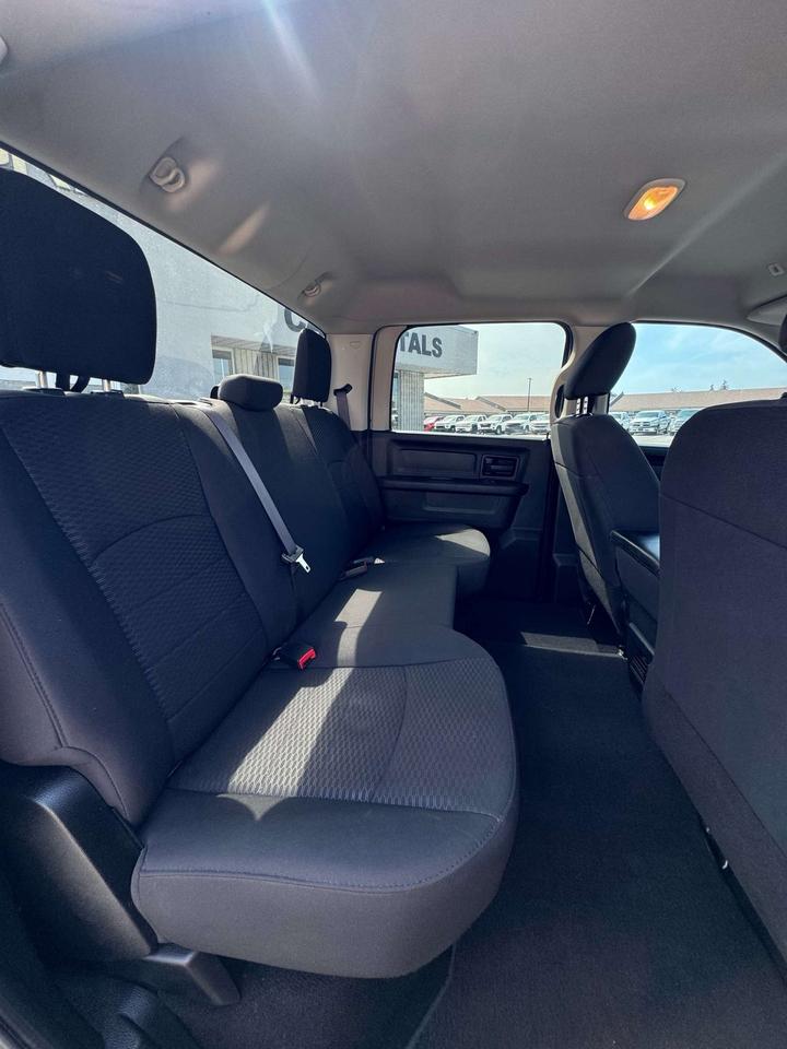 2019 RAM 1500 Express 4x4 Crew Cab 5'7 Box Photo