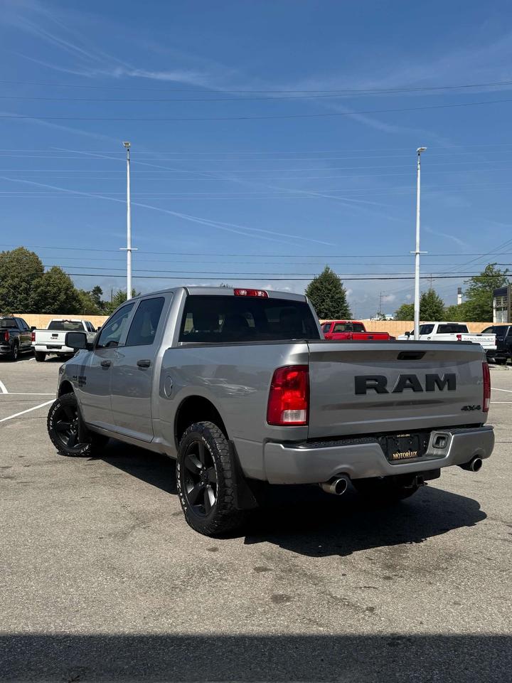 2019 RAM 1500 Express 4x4 Crew Cab 5'7 Box Photo