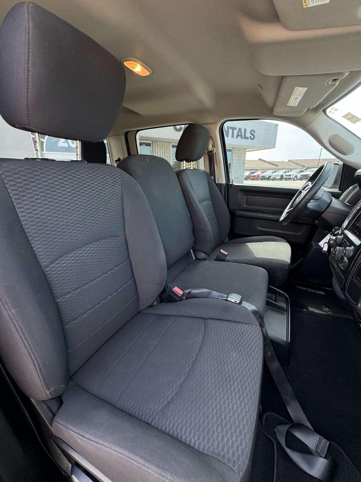 2019 RAM 1500 Express 4x4 Crew Cab 5'7 Box Photo