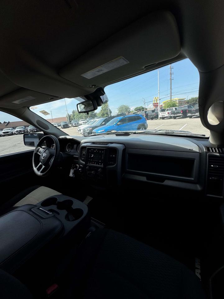 2019 RAM 1500 Express 4x4 Crew Cab 5'7 Box Photo
