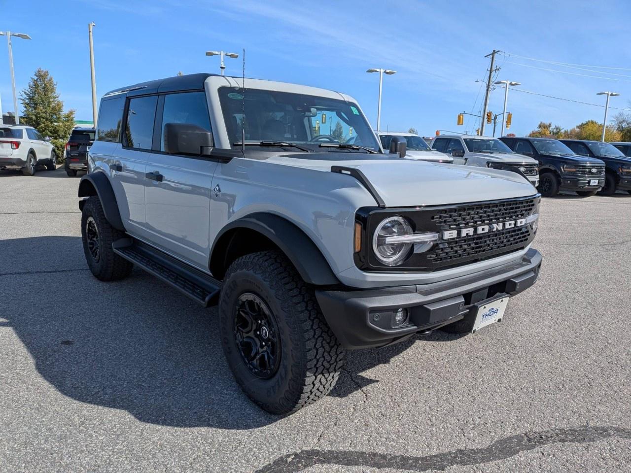 2026 Ford Bronco OUTER BANKS 4 DOOR 4X4 Photo5