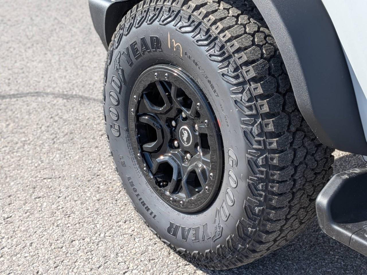 2026 Ford Bronco OUTER BANKS 4 DOOR 4X4 Photo