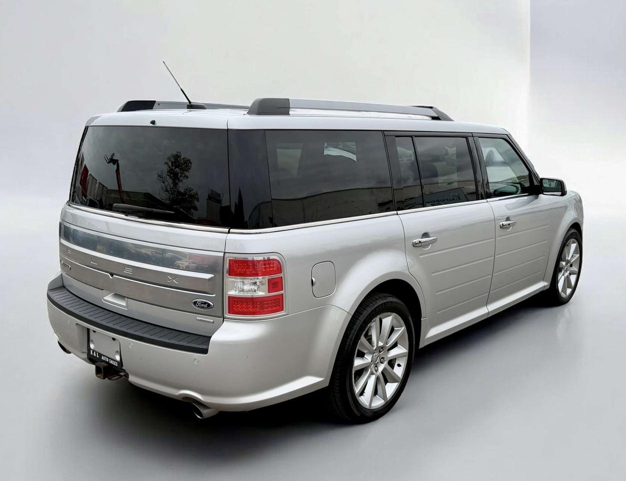 2017 Ford Flex Limited ~ EcoBoost ~ AWD ~ Certified Photo2
