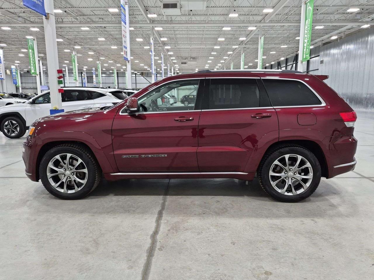 2019 Jeep Grand Cherokee Summit 4x4, Pano Roof, Harman/Kardon Sound! Photo4