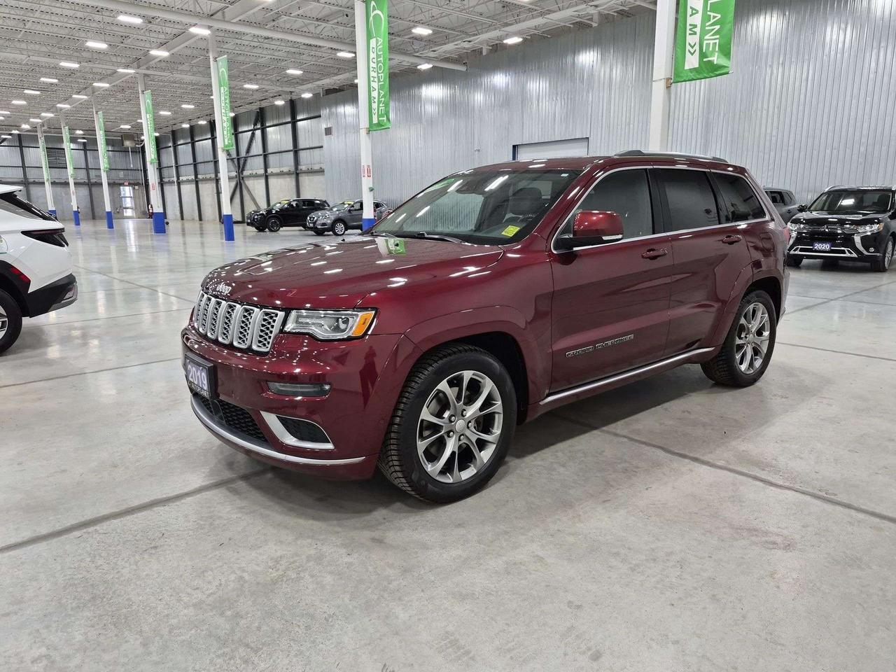 2019 Jeep Grand Cherokee Summit 4x4, Pano Roof, Harman/Kardon Sound! Photo3