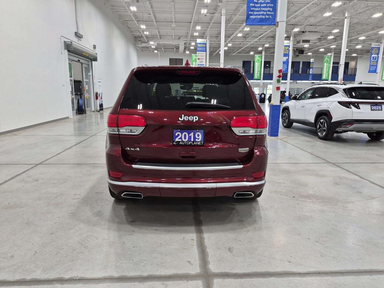 2019 Jeep Grand Cherokee Summit 4x4, Pano Roof, Harman/Kardon Sound! Photo