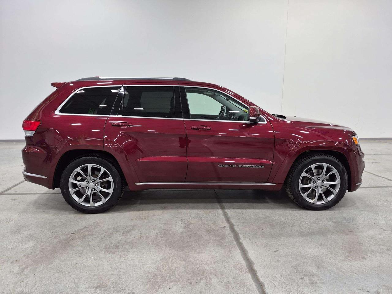 2019 Jeep Grand Cherokee Summit 4x4, Pano Roof, Harman/Kardon Sound! Photo