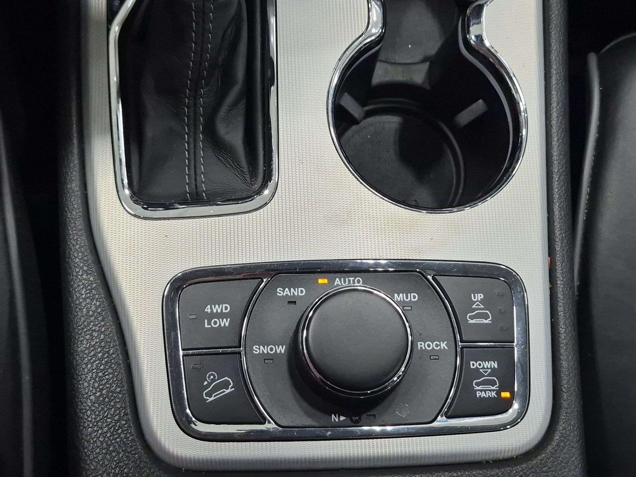 2019 Jeep Grand Cherokee Summit 4x4, Pano Roof, Harman/Kardon Sound! Photo
