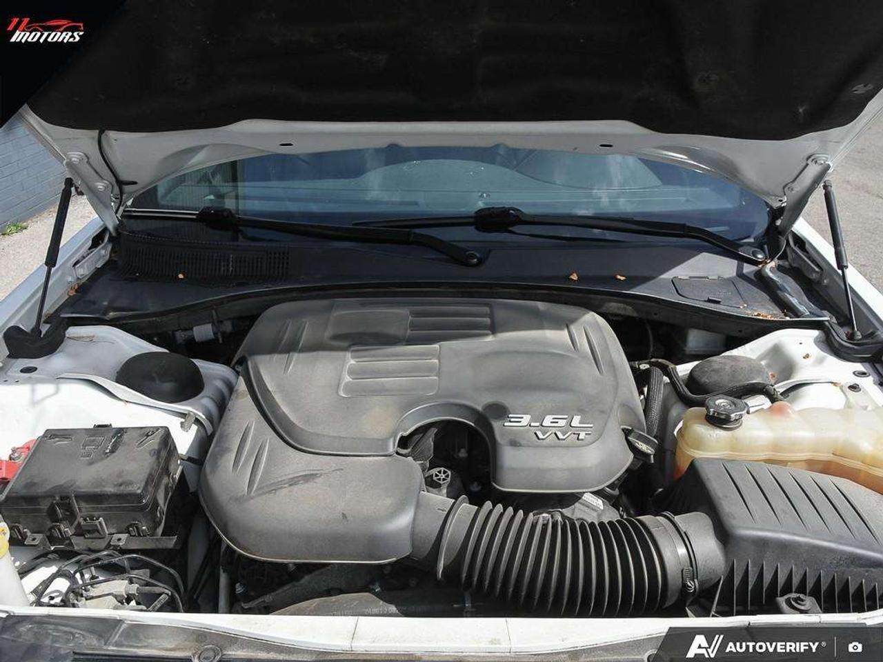 2022 Chrysler 300 300S AWD Photo