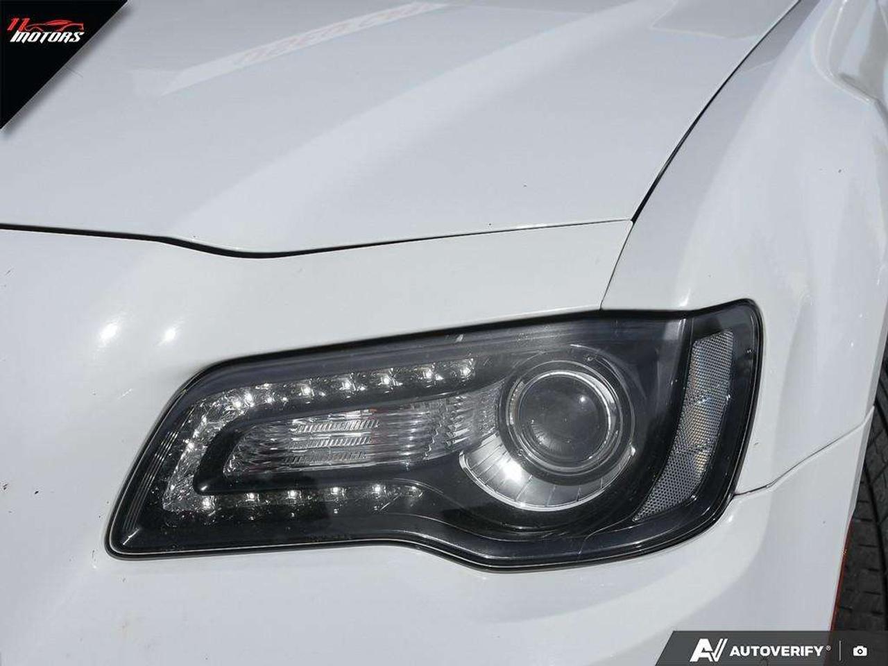 2022 Chrysler 300 300S AWD Photo