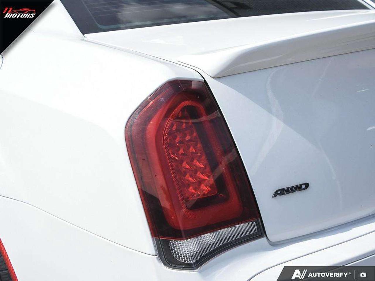 2022 Chrysler 300 300S AWD Photo