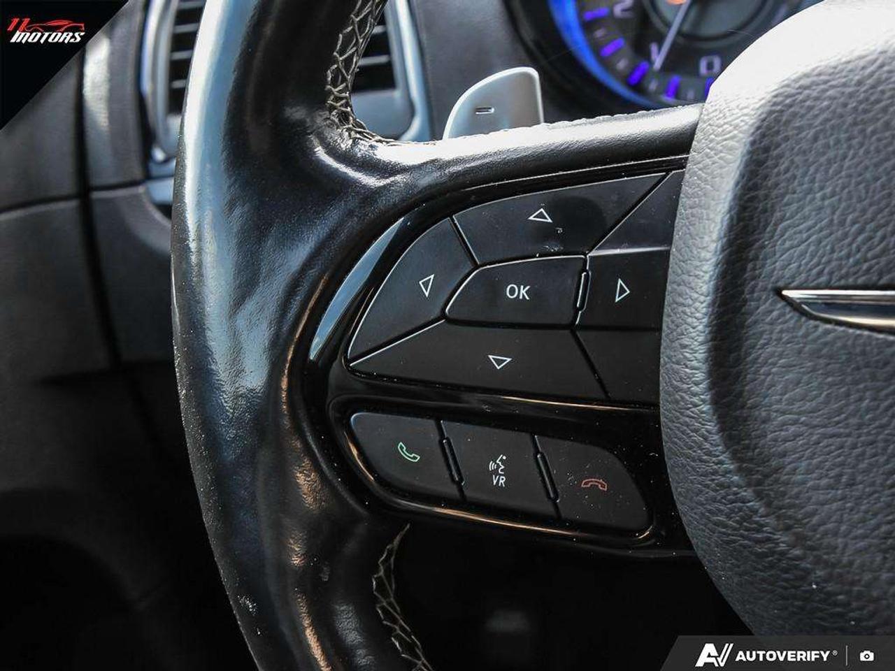 2022 Chrysler 300 300S AWD Photo