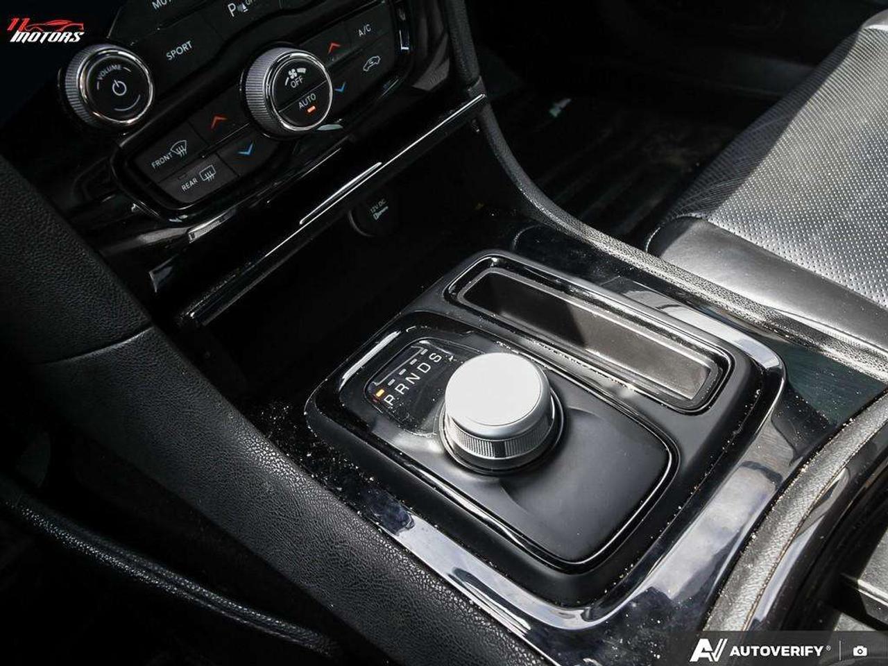 2022 Chrysler 300 300S AWD Photo