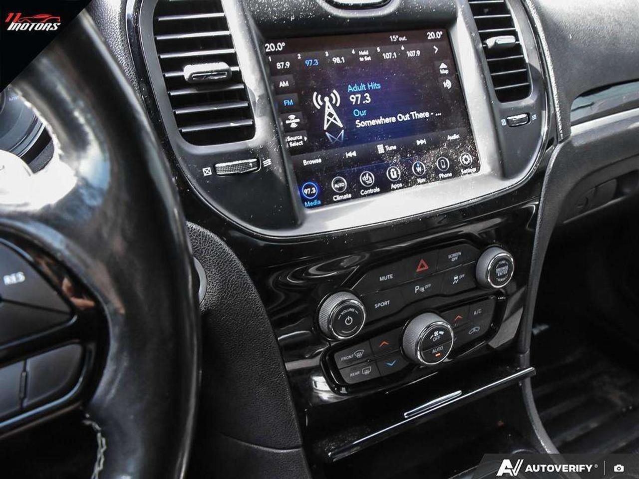 2022 Chrysler 300 300S AWD Photo