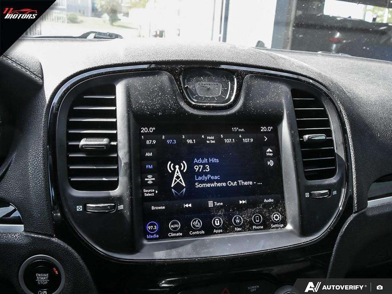 2022 Chrysler 300 300S AWD Photo