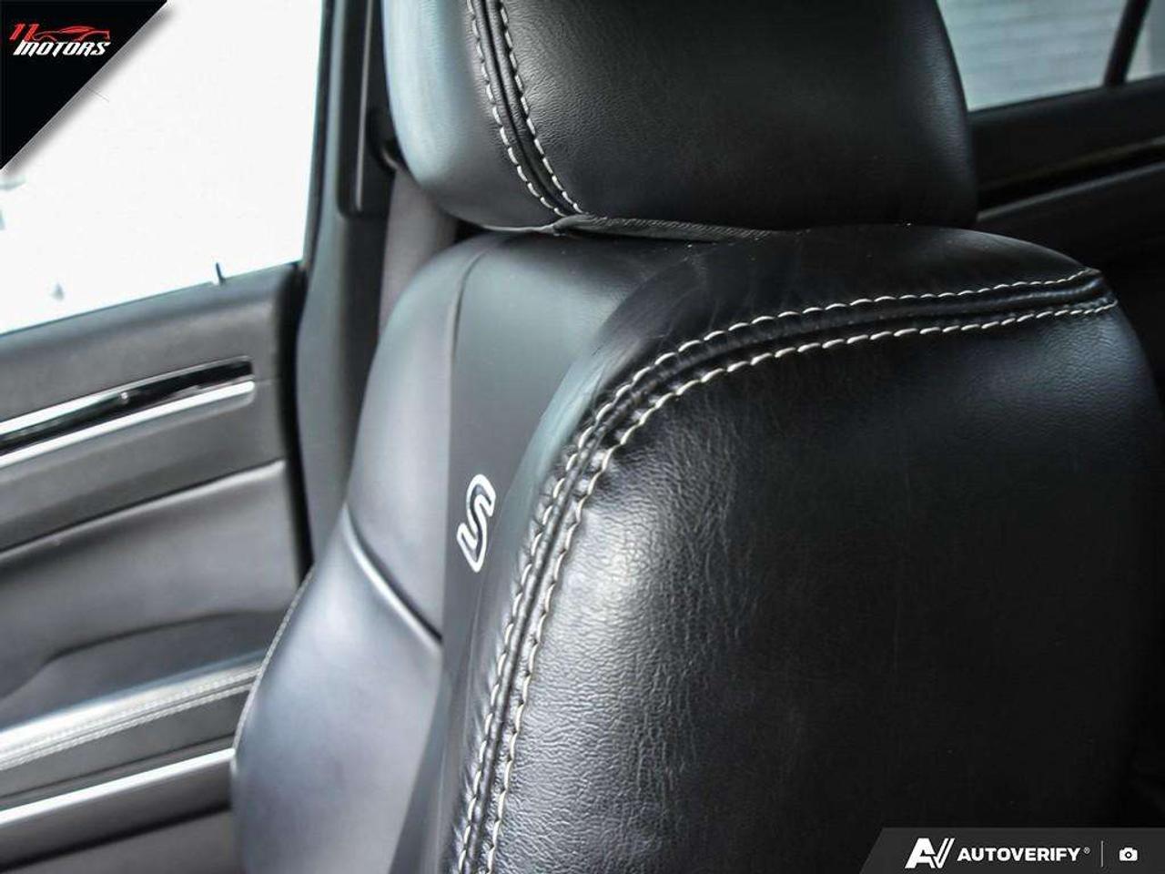 2022 Chrysler 300 300S AWD Photo