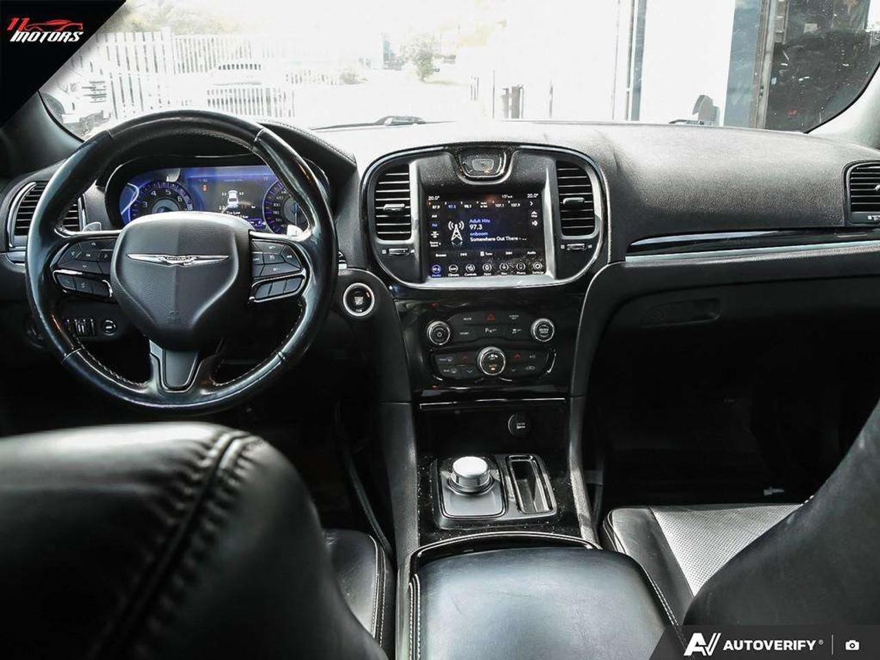 2022 Chrysler 300 300S AWD Photo