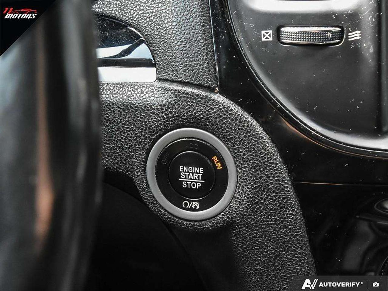 2022 Chrysler 300 300S AWD Photo