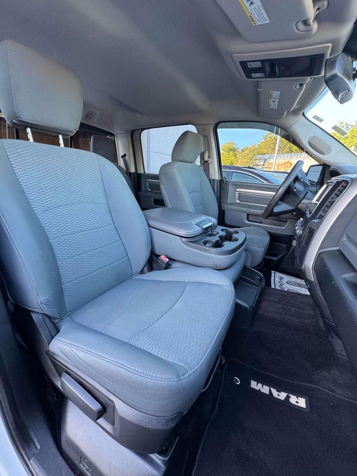2016 RAM 1500 4WD Crew Cab 6'4 149 SLT Photo