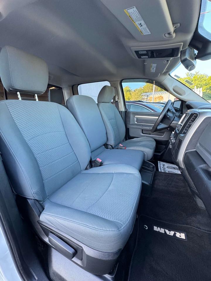 2016 RAM 1500 4WD Crew Cab 6'4 149 SLT Photo