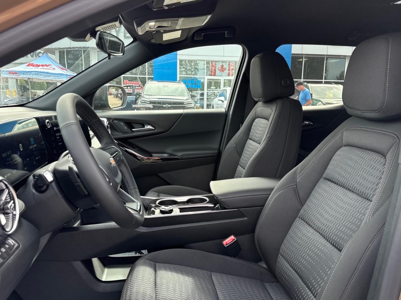 2027 Chevrolet Equinox AWD LT Photo