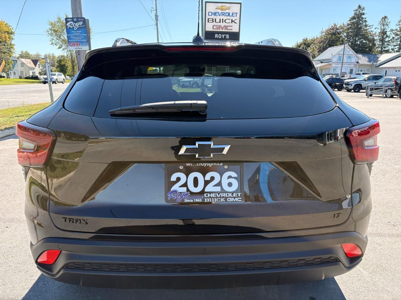 2026 Chevrolet Trax Fwd 4dr Lt Photo3