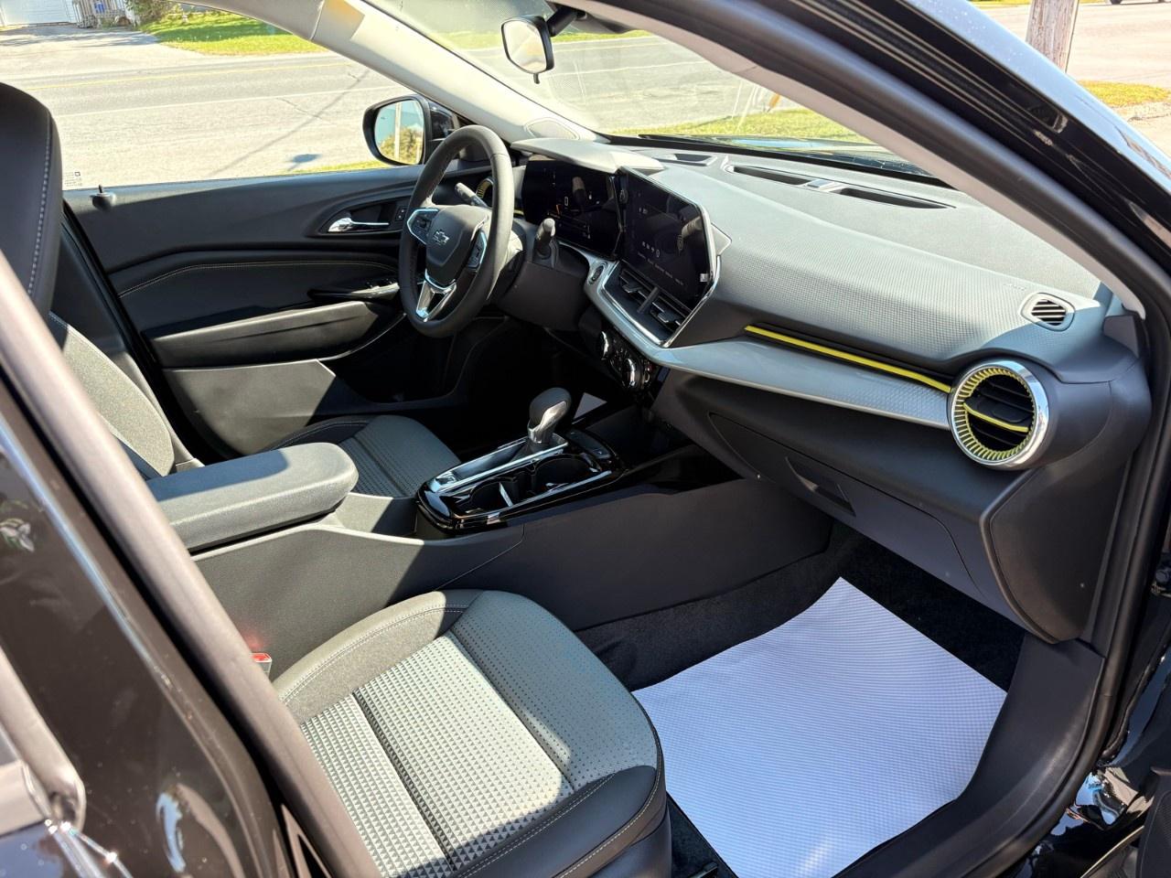2026 Chevrolet Trax Fwd 4dr Lt Photo