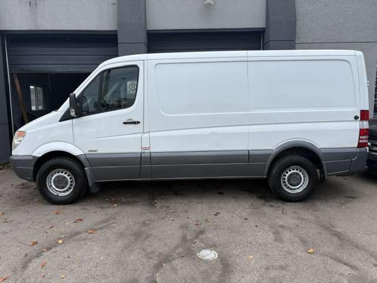 2012 Mercedes-Benz Sprinter DIESEL, VERY CLEAN, RUNS PHENOMENAL!! Photo5