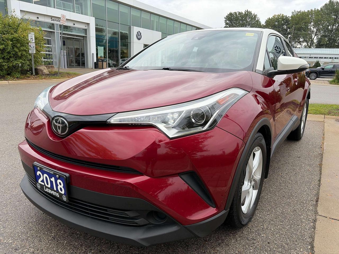 2018 Toyota C-HR XLE Photo0