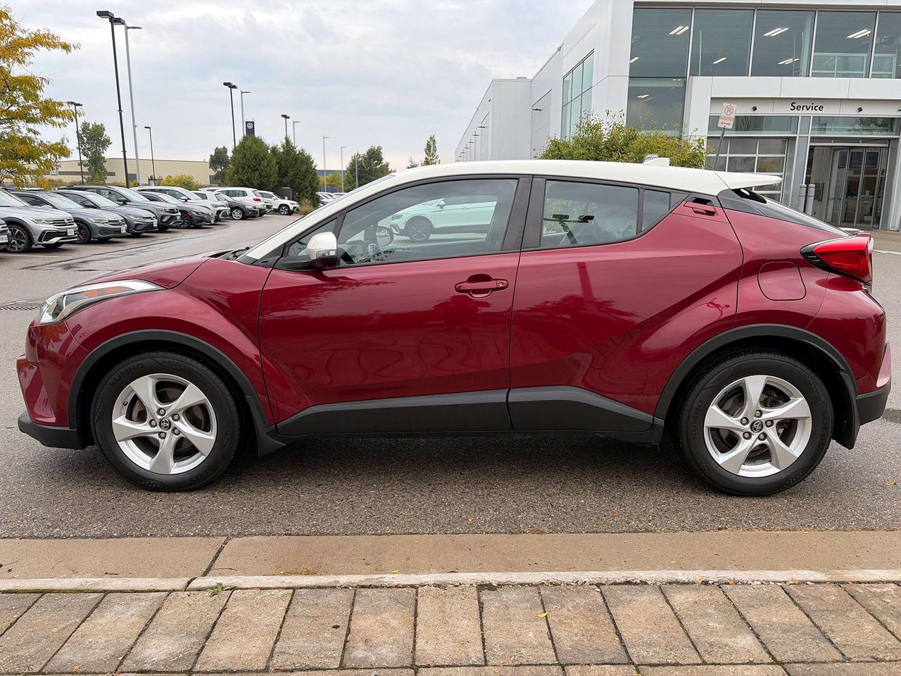 2018 Toyota C-HR XLE Photo