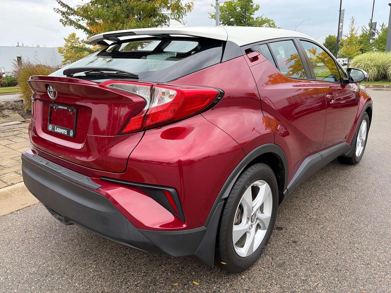 2018 Toyota C-HR XLE Photo