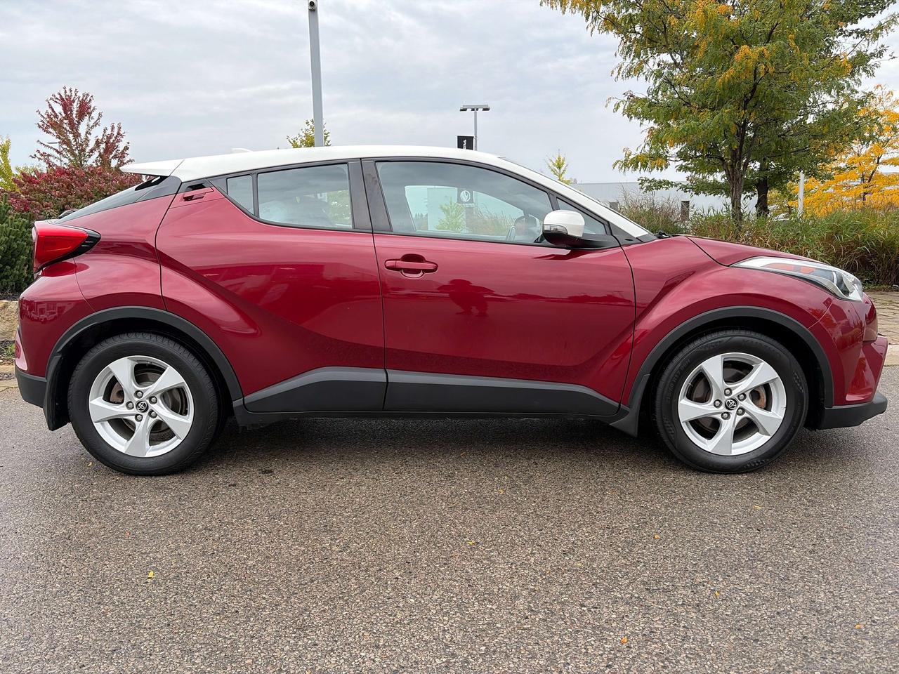 2018 Toyota C-HR XLE Photo