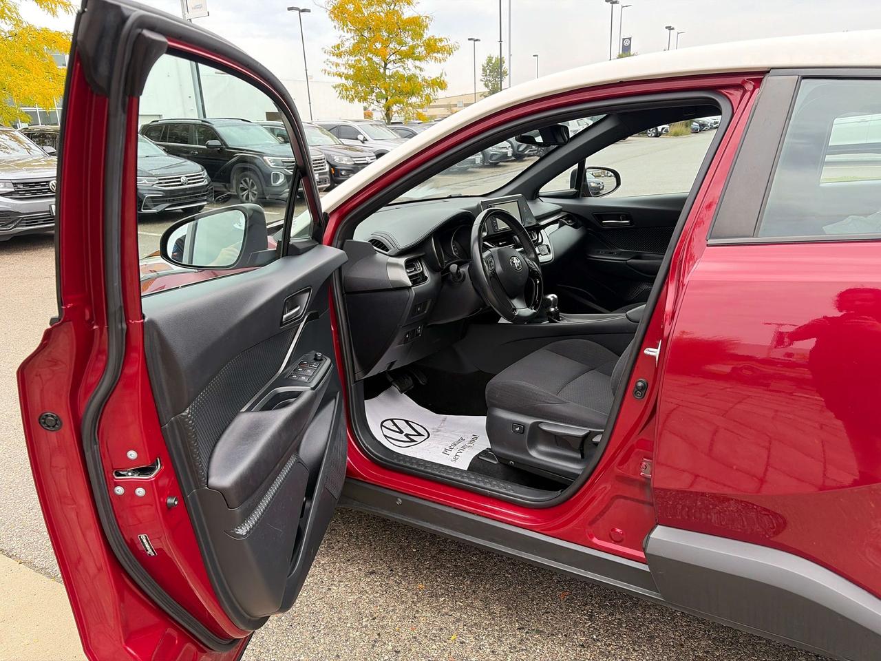 2018 Toyota C-HR XLE Photo