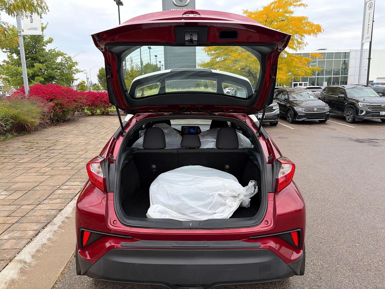 2018 Toyota C-HR XLE Photo