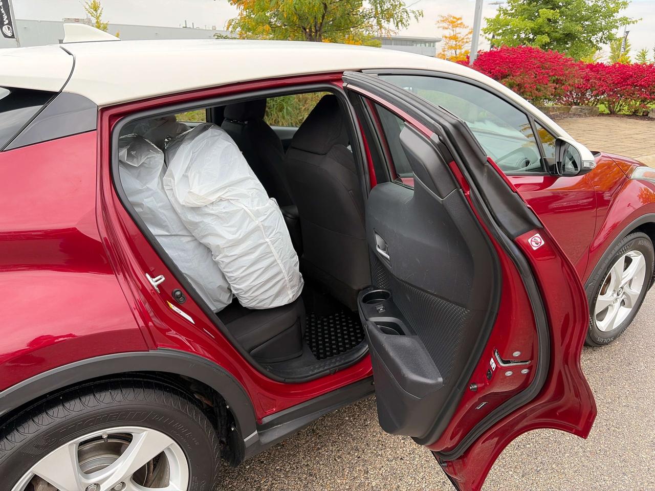 2018 Toyota C-HR XLE Photo