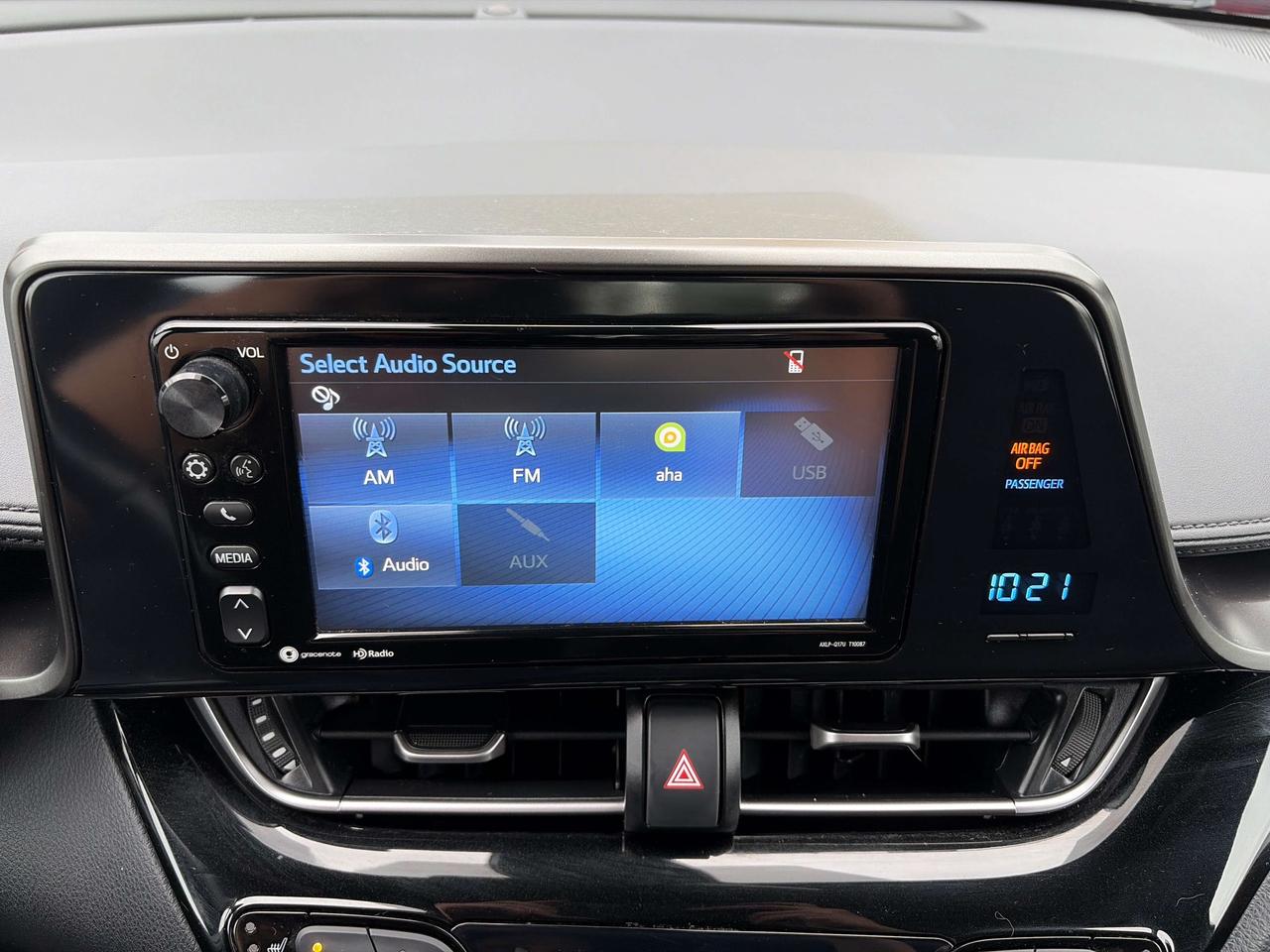 2018 Toyota C-HR XLE Photo