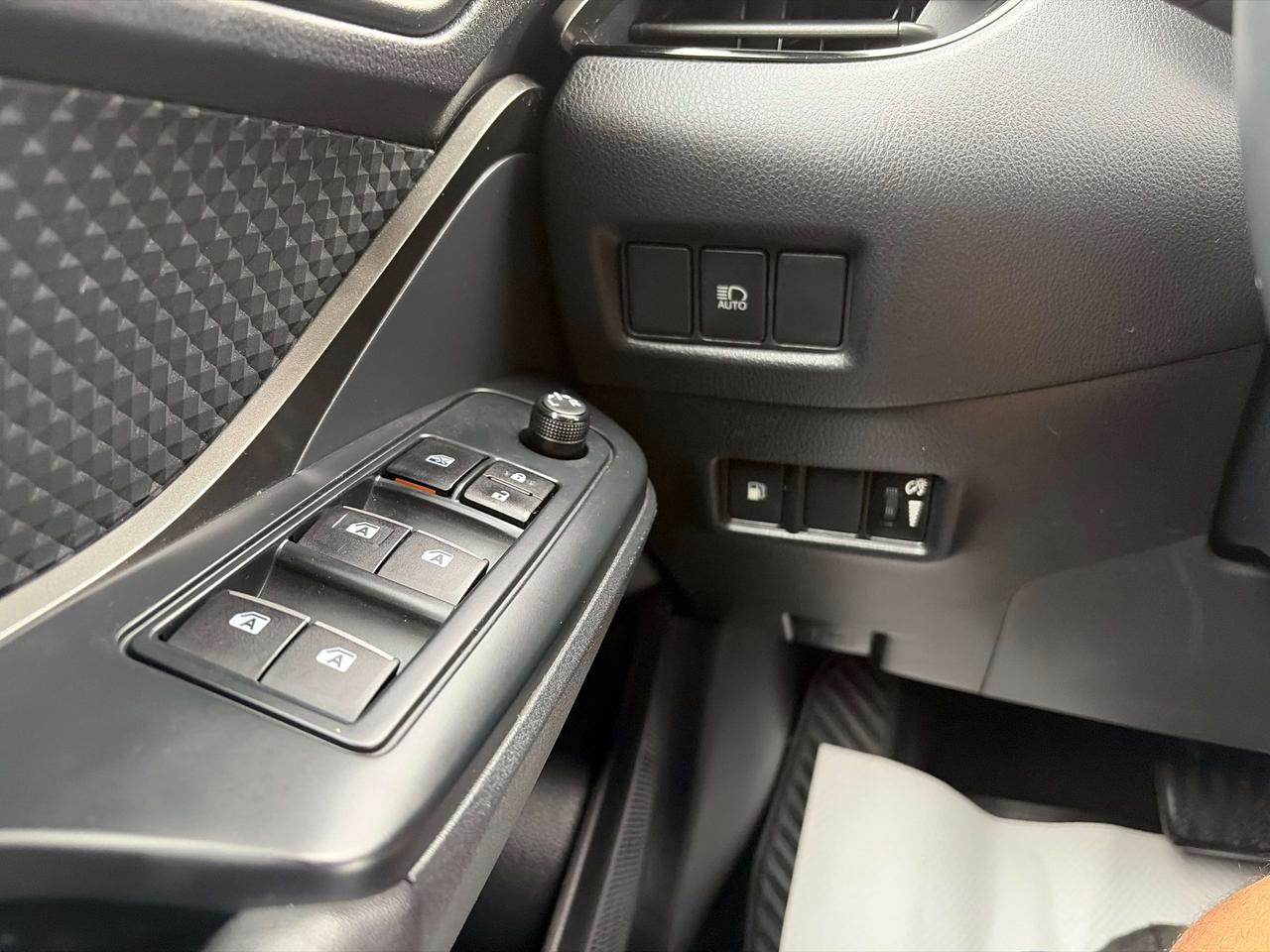 2018 Toyota C-HR XLE Photo