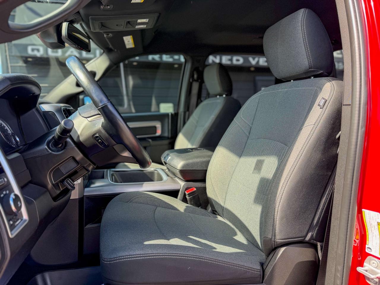 2022 RAM 1500 Classic Warlock 4x4/CREW CAB/LOW KM/CAMERA/REMOTE Photo