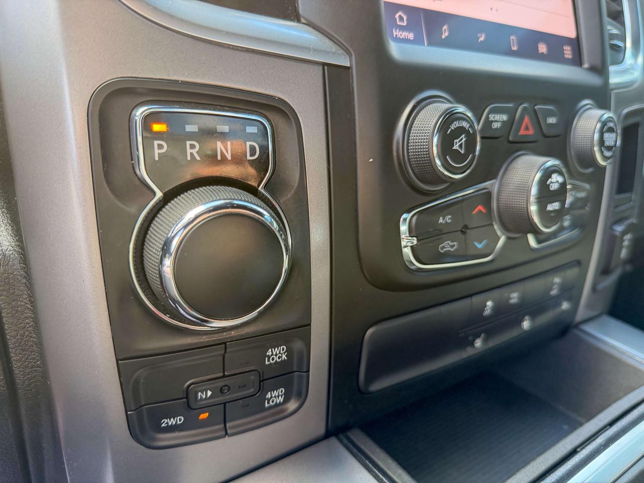 2022 RAM 1500 Classic Warlock 4x4/CREW CAB/LOW KM/CAMERA/REMOTE Photo