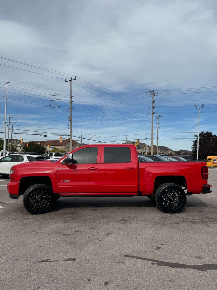 2018 Chevrolet Silverado 1500 4WD 5'8 Crew Cab 143.5 LT w/2LT Z71 Photo