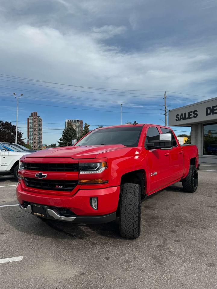 2018 Chevrolet Silverado 1500 4WD 5'8 Crew Cab 143.5 LT w/2LT Z71 Photo