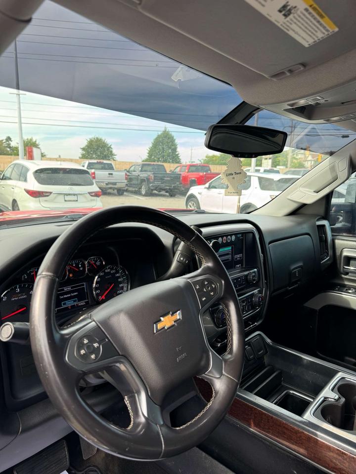 2018 Chevrolet Silverado 1500 4WD 5'8 Crew Cab 143.5 LT w/2LT Z71 Photo