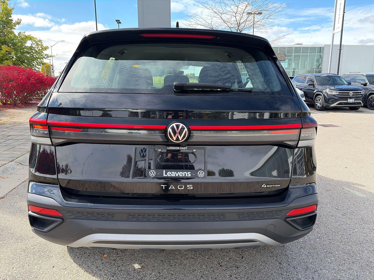 2025 Volkswagen Taos Trendline Photo