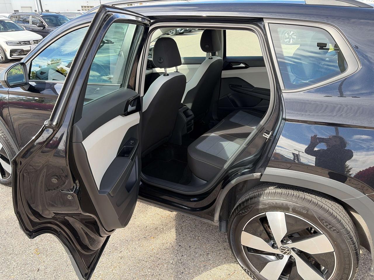 2025 Volkswagen Taos Trendline Photo
