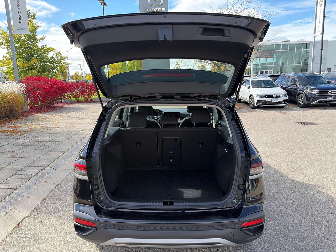 2025 Volkswagen Taos Trendline Photo