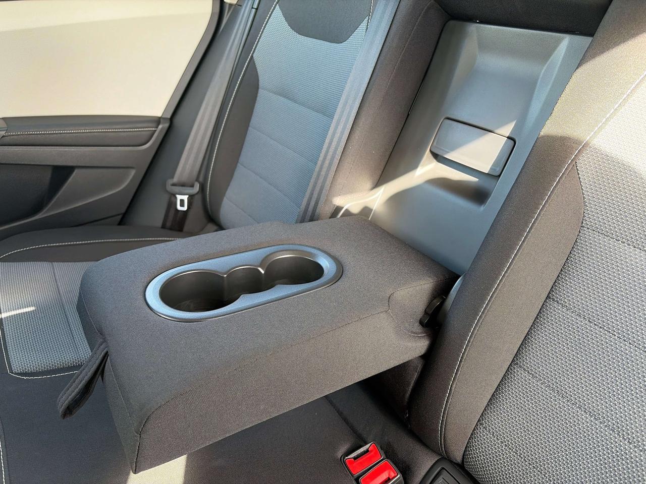 2025 Volkswagen Taos Trendline Photo